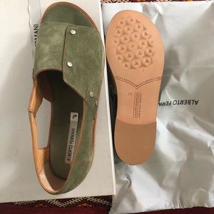 Alberto Fermani olive green shoes. Peep toe. 38